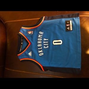 Adidas thunder jersey size 3T perfect condition